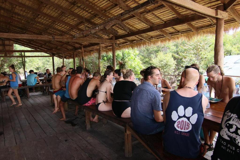 Mad Monkey Koh Rong Samloem Hostel Ко Ронг Санлоем Екстериор снимка